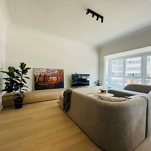 renovated-apartment-with-park-view.hotelsghent.com/